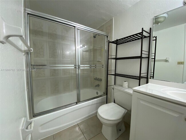 Building Photo - 4550 NW 9th St