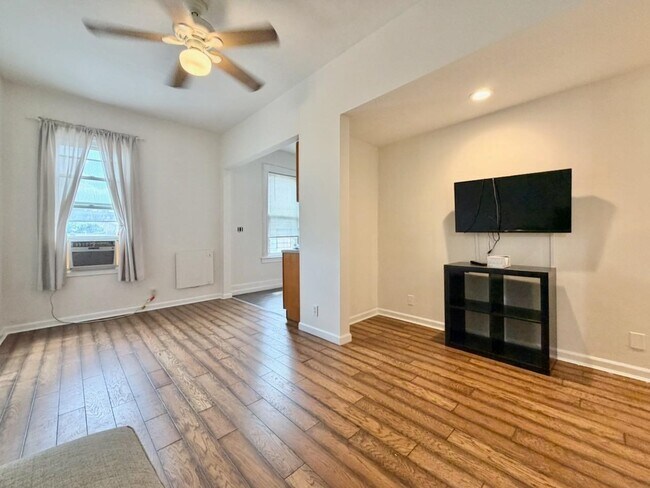 Building Photo - 514 Monastery Pl