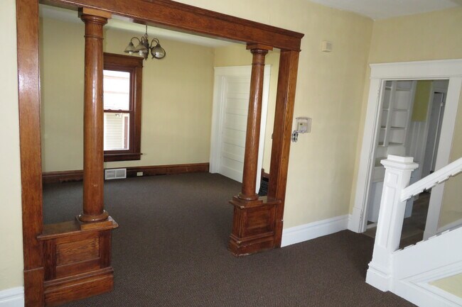 Building Photo - 424 Kirn Ave