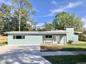 Building Photo - Modern Comfort Meets Classic Charm – Spacious Alachua Rental