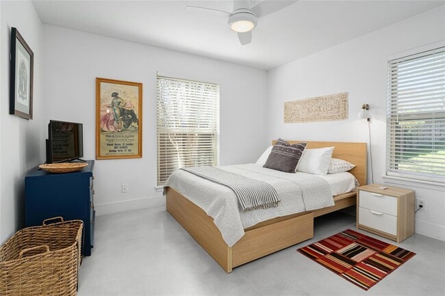 Building Photo - 4620 Englewood Dr