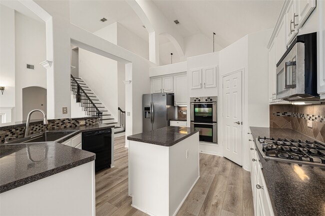 Building Photo - 23218 Colony Green Dr