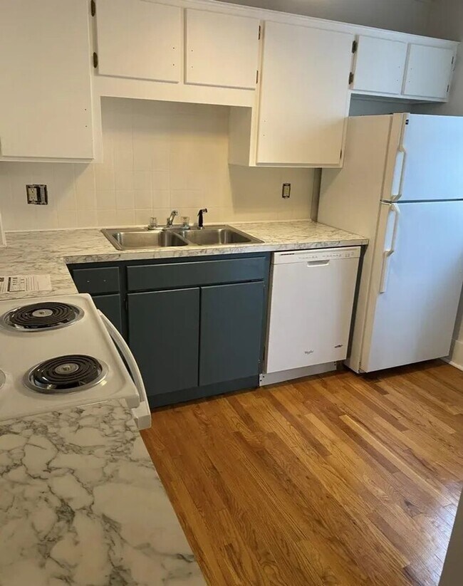 Building Photo - 4918-4920 California St