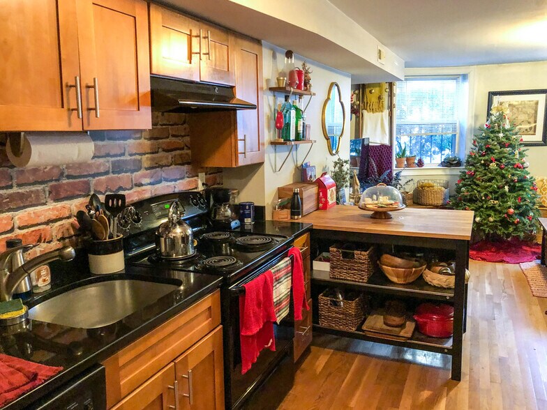 Building Photo - 23 Saint Lukes Rd