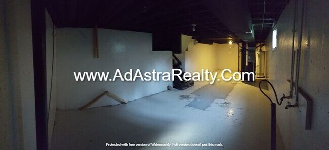 Building Photo - Beautiful Remodeled South KCMO Townhome-Co...