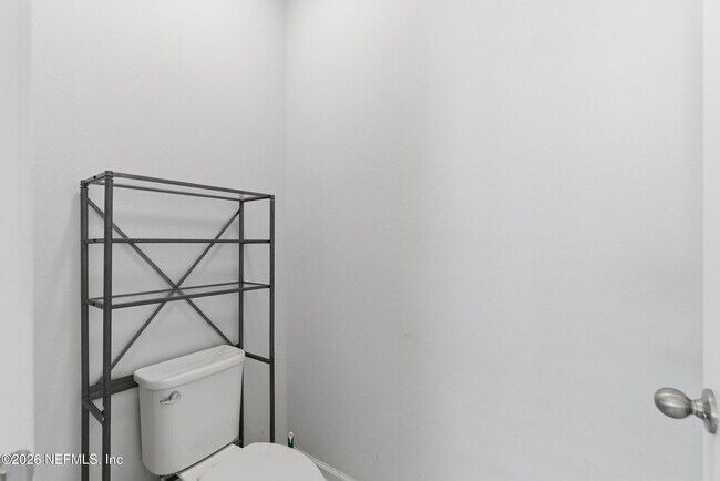 Building Photo - 454 Willow Lake Dr