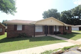 Building Photo - 10151 Guidy Ln