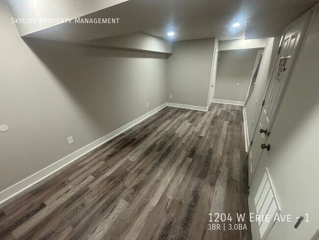 Building Photo - 1204 W Erie Ave