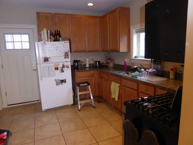Building Photo - 3526 S Parnell Ave