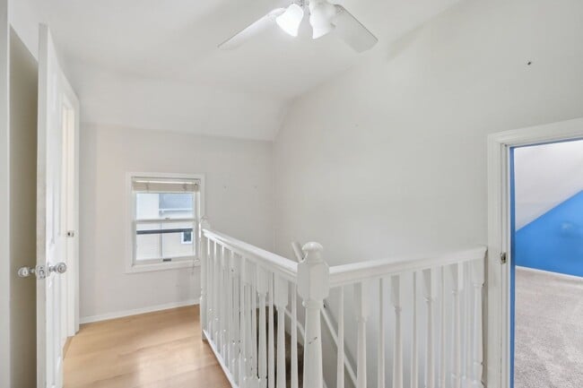 Building Photo - Charming 3-Bedroom Home for Rent in Lake M...