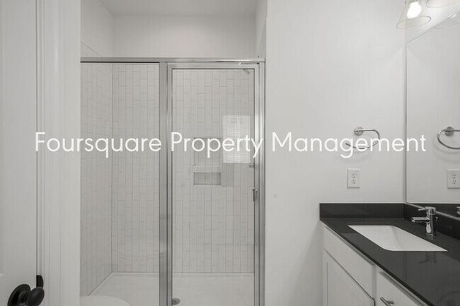 Building Photo - Modern 4-Bed / 3.5-Bath Townhome with Main Level Hard-Surface Floors , Back Patio – Easy Access t...