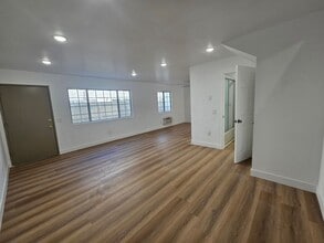 Building Photo - 245 E Ave 38