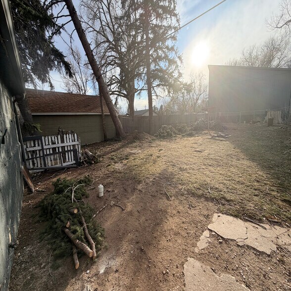 Building Photo - 1713 Aspen St