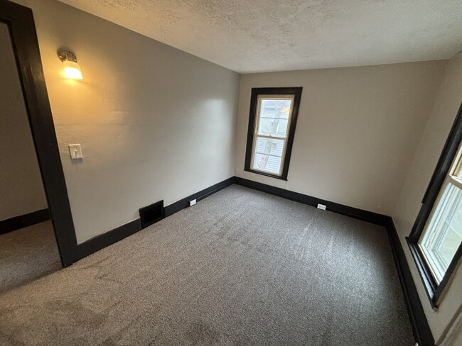 Building Photo - 932 13th St SE