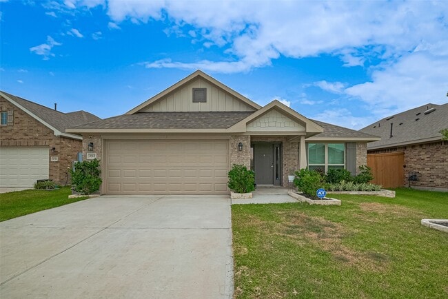 Building Photo - 2712 Golden Palms Ln