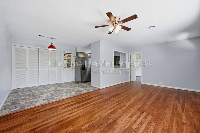 Building Photo - 101 Lakewood Ln