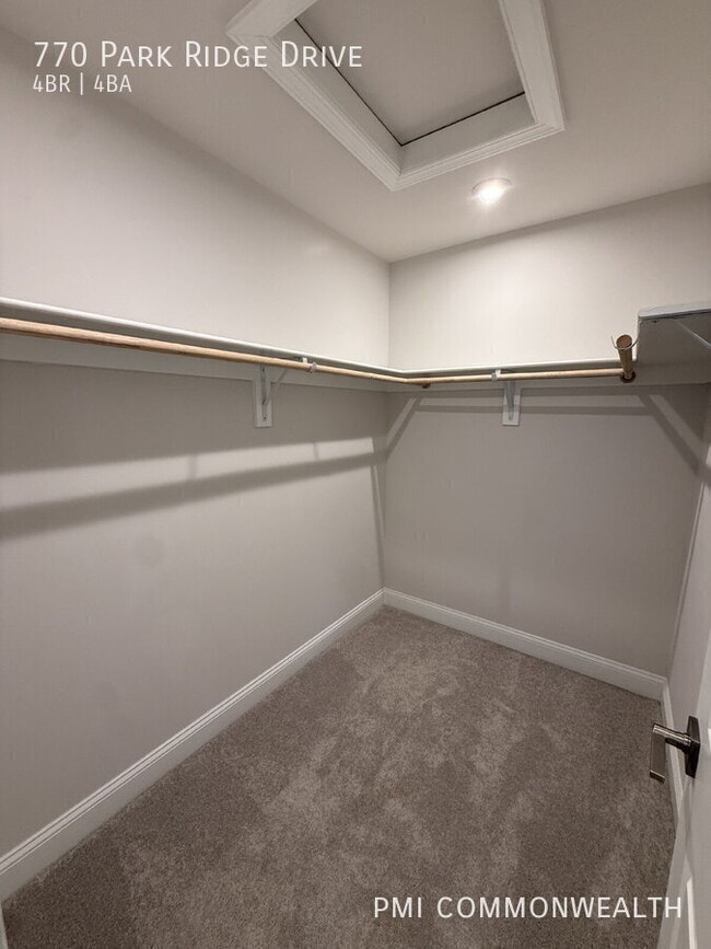 Building Photo - 770 Park Ridge Dr