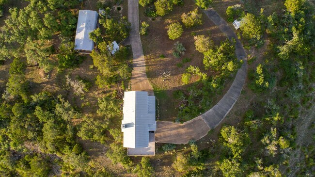 Building Photo - 461 Naked Indian Trail