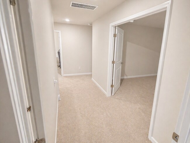 Building Photo - 306 Burbage Ct