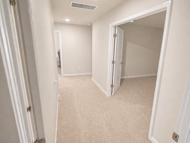 Building Photo - Wonderful Five Bedroom Home Located in a Cozy Neighborhood!