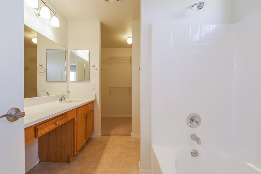 Building Photo - 14338 N 129th Ave