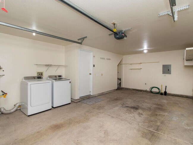 Building Photo - Desireable resort-lifestyle complex in the heart of La Costa!