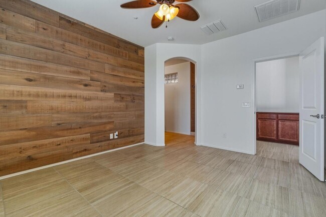 Building Photo - 9233 W Dreyfus Dr