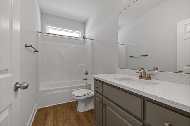 Building Photo - New Luxury Townhouse