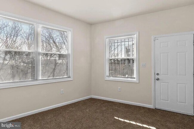 Building Photo - 1275 Meigs Pl NE