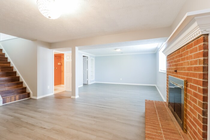 Building Photo - 9263 Haden Ln