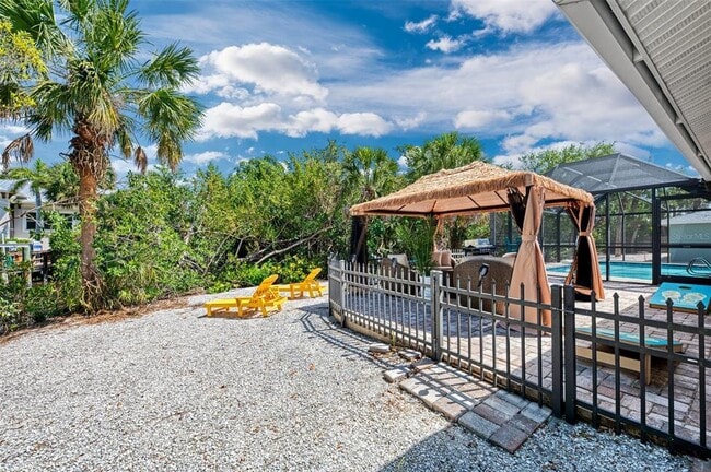 Building Photo - 307 Avenida De Paradisio