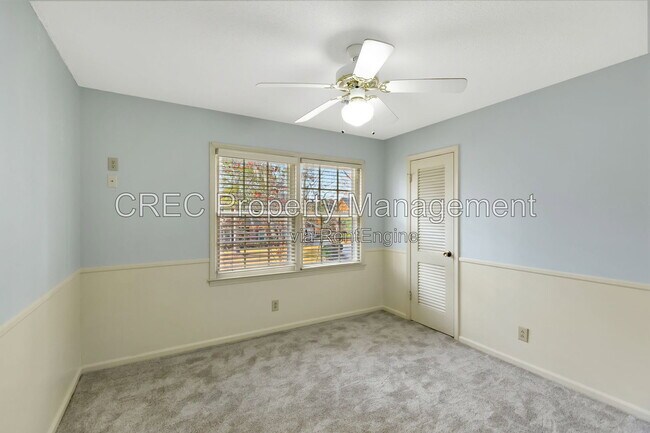 Building Photo - 321 Shaftesbury Ln