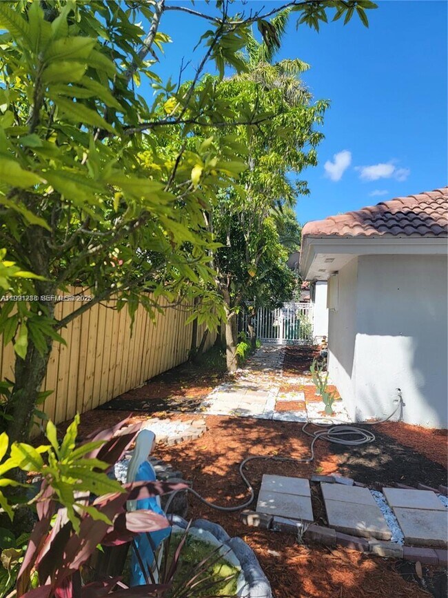 Building Photo - 3333 SW 156th Ct