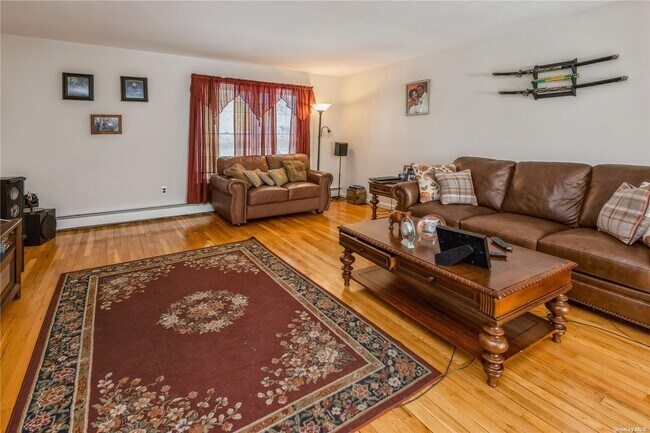 Building Photo - 7 Brookside Dr