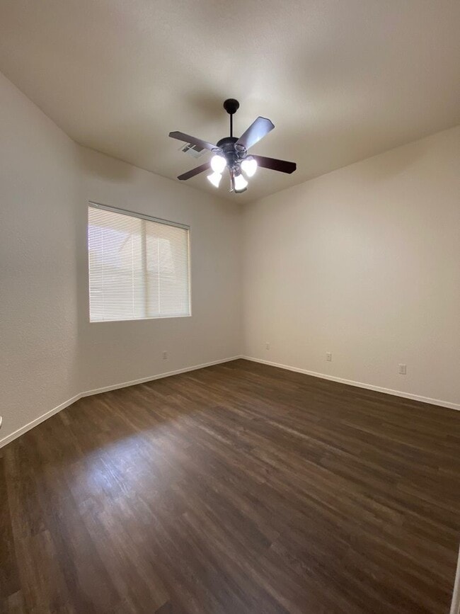 Building Photo - Beautiful 2 Bedroom Del Prado Condominium ...