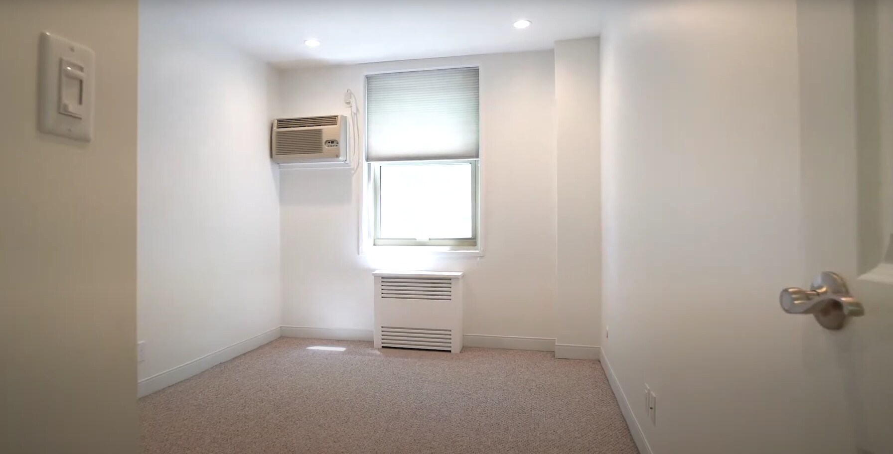 Building Photo - 104 Warren St