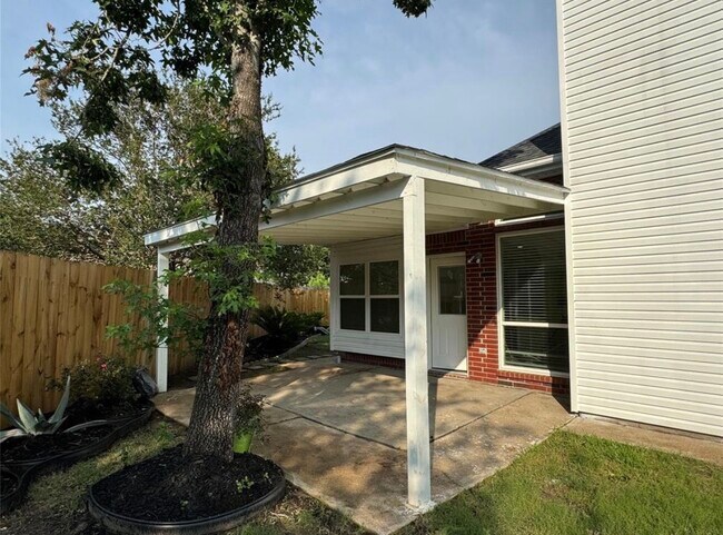 Building Photo - 5015 Cottonglen Ct