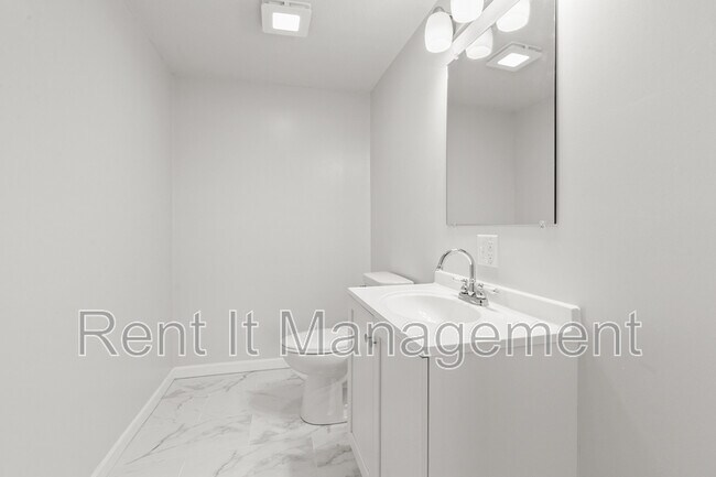 Building Photo - 7425 N 77th Ave