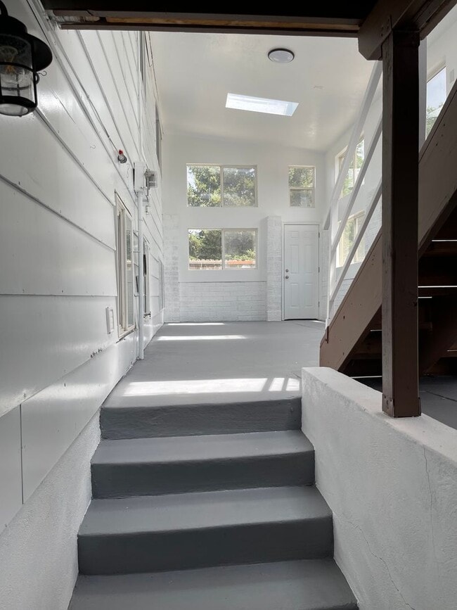 Building Photo - Beautiful 4 Bed 2 Bath House in Taylorsville!
