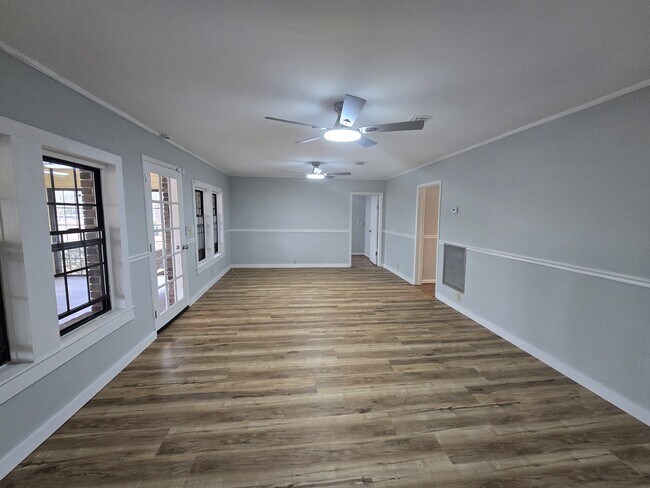 Building Photo - 1307 Point Peter Rd