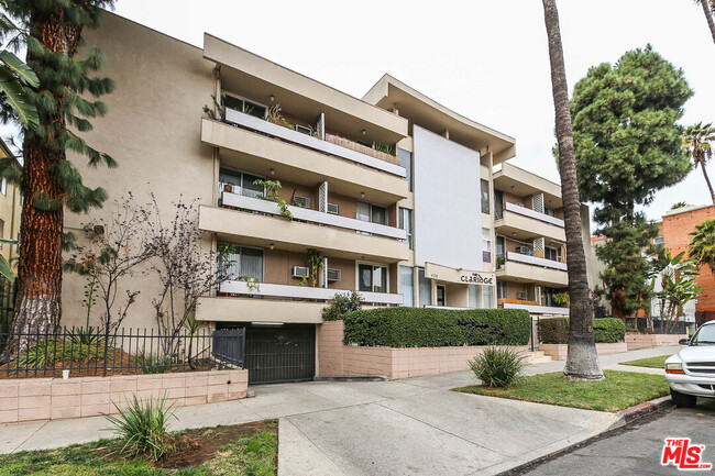 Building Photo - 425 S Kenmore Ave