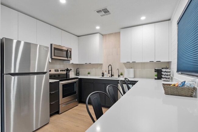 Building Photo - 4403 N 13th Pl