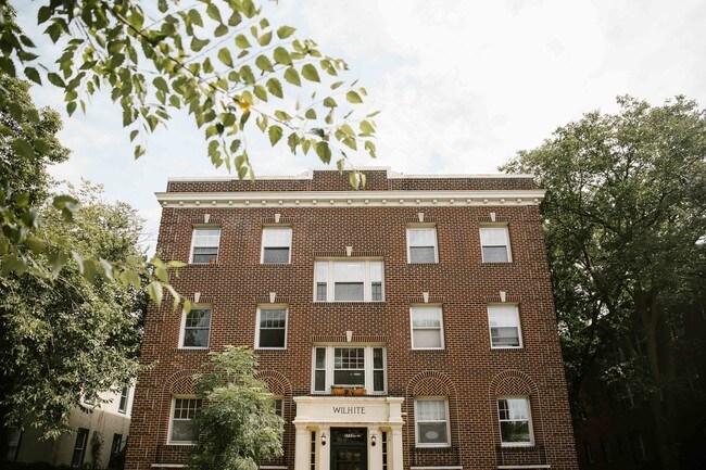 Building Photo - 2733 Girard Ave S