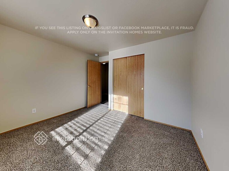 Building Photo - 8211 186 St E