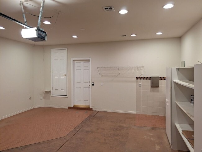 Building Photo - 2132 N Canyon Greens Cir