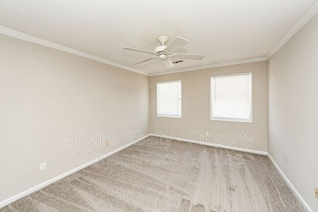 Building Photo - 11 Poets Corner