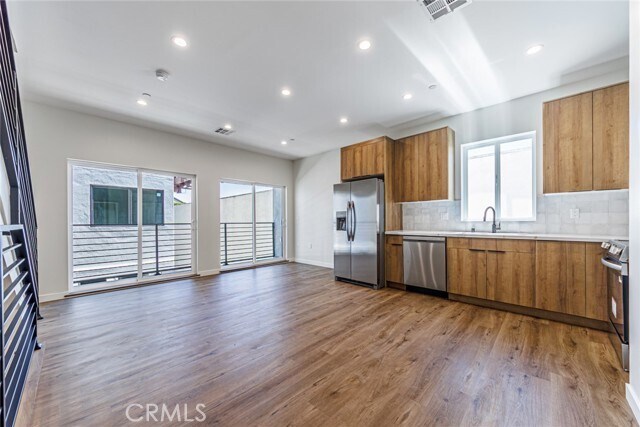 Building Photo - 1859 1/2 S Crenshaw Blvd