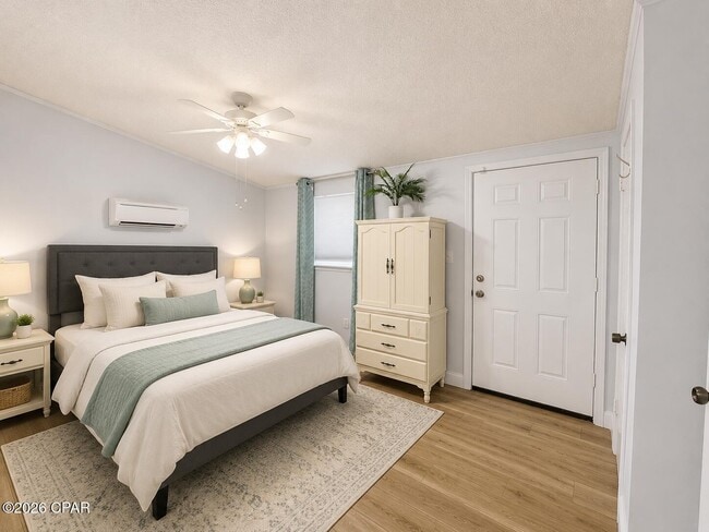 Building Photo - 208 El Prado Pl