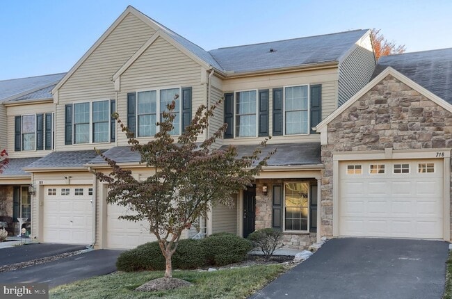 Building Photo - 712 Creekside Dr