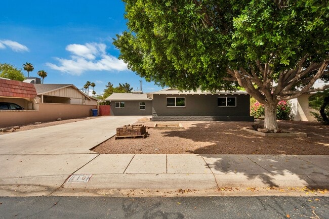 Building Photo - Spacious 6-Bedroom, 3.5-Bath Pool Home Near ASU Campus
